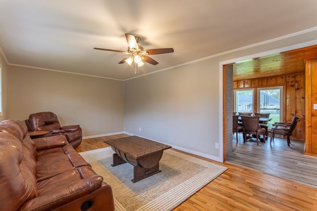 370 BOWEN DR, Savannah, TN 38372