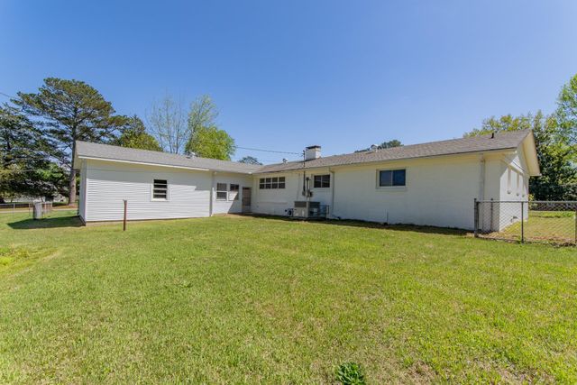 370 BOWEN DR, Savannah, TN 38372