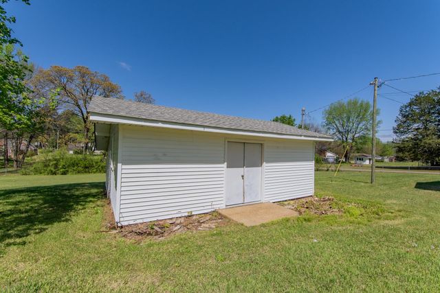 370 BOWEN DR, Savannah, TN 38372