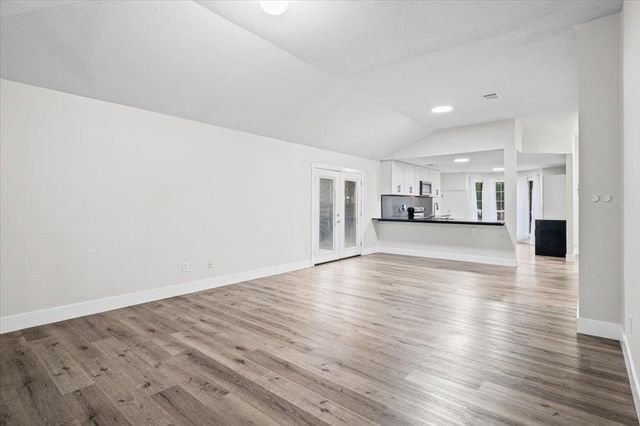 158 Oak River DR, Cedar Creek, TX 78612