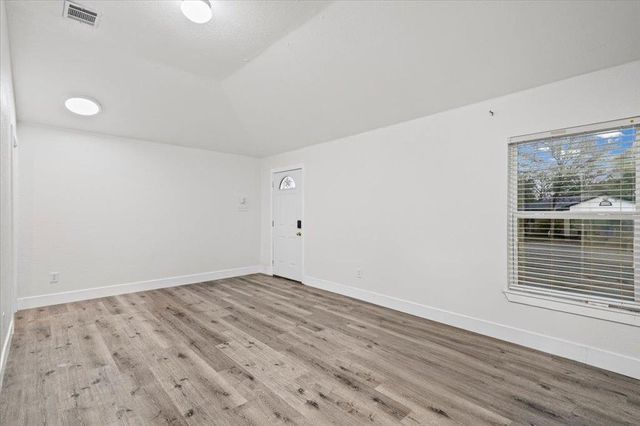 158 Oak River DR, Cedar Creek, TX 78612