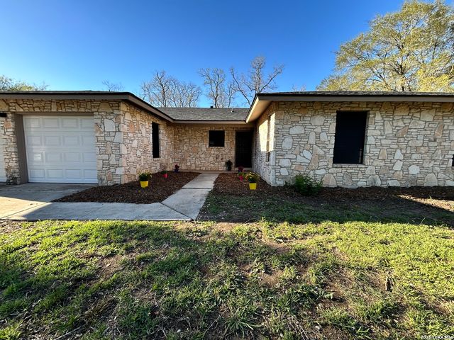 1634 Willow, Seguin, TX 78155