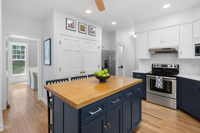 100 Basswood Court, Chapel Hill, NC 27514