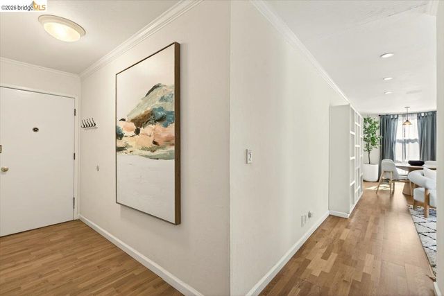 250 Whitmore St 304, Oakland, CA 94611