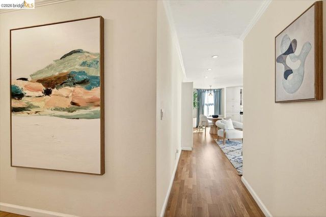 250 Whitmore St 304, Oakland, CA 94611