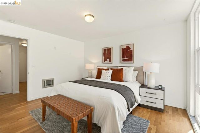 250 Whitmore St 304, Oakland, CA 94611