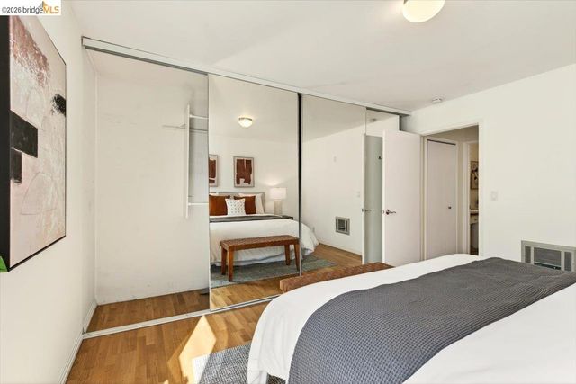 250 Whitmore St 304, Oakland, CA 94611