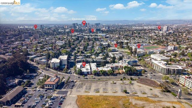 250 Whitmore St 304, Oakland, CA 94611