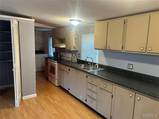 6185 Summerset Drive, House Springs, MO 63051