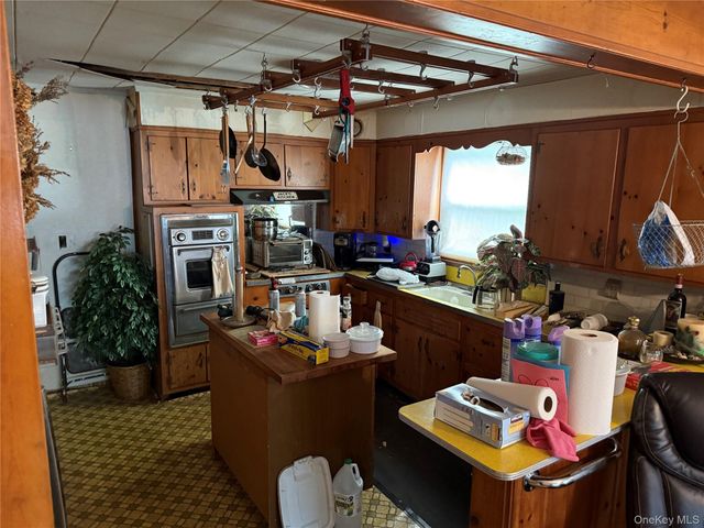 89 Manor Drive, Shirley, NY 11967