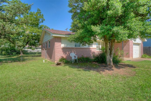 4322 Sunnylane Place, Del City, OK 73115