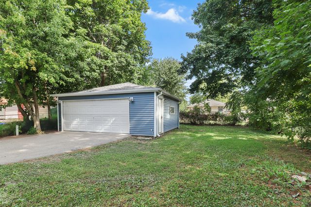 1511 Pine Grove Avenue, Round Lake Beach, IL 60073
