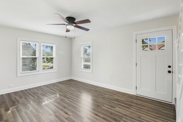 1511 Pine Grove Avenue, Round Lake Beach, IL 60073