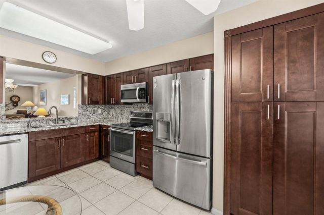 12560 Majesty Circle 401, Boynton Beach, FL 33437