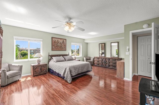 12560 Majesty Circle 401, Boynton Beach, FL 33437