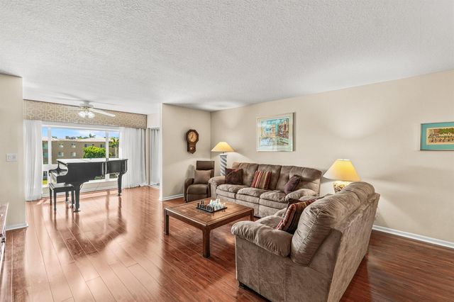 12560 Majesty Circle 401, Boynton Beach, FL 33437