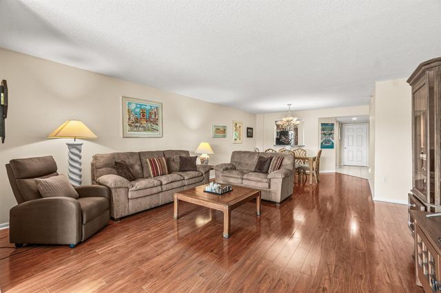 12560 Majesty Circle 401, Boynton Beach, FL 33437