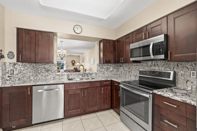 12560 Majesty Circle 401, Boynton Beach, FL 33437