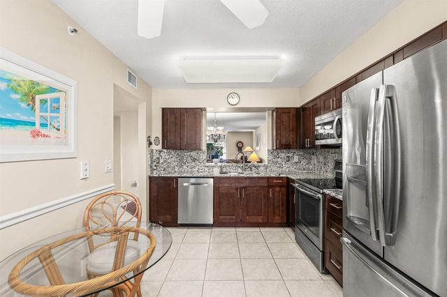 12560 Majesty Circle 401, Boynton Beach, FL 33437