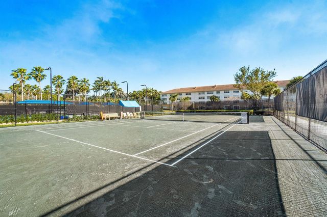 12560 Majesty Circle 401, Boynton Beach, FL 33437