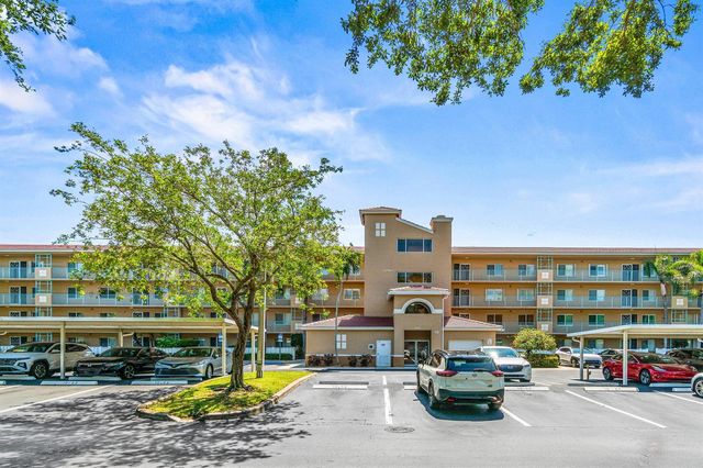 12560 Majesty Circle 401, Boynton Beach, FL 33437