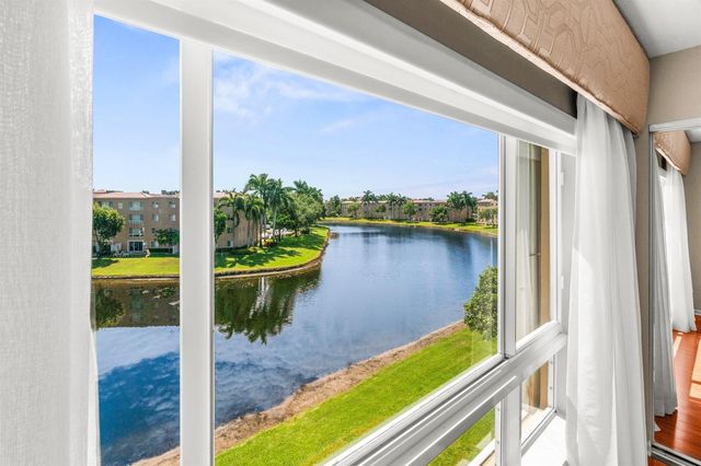 12560 Majesty Circle 401, Boynton Beach, FL 33437