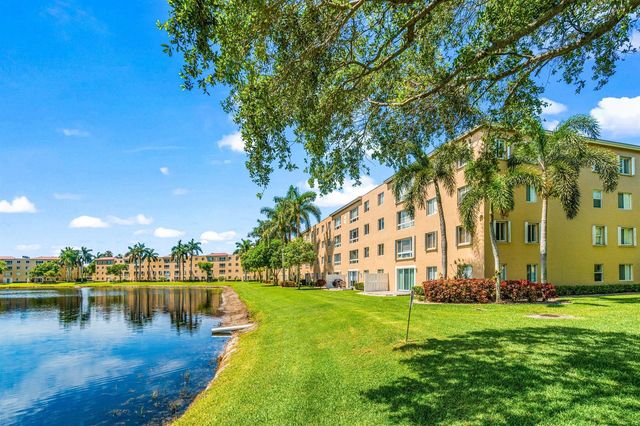 12560 Majesty Circle 401, Boynton Beach, FL 33437