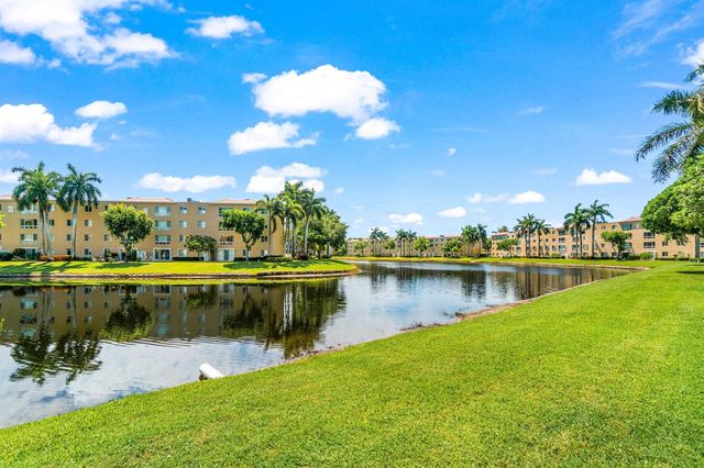 12560 Majesty Circle 401, Boynton Beach, FL 33437