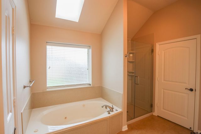 2073 Yasmeen Cir, Flint, TX 75762