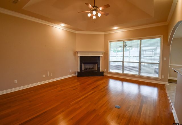 2073 Yasmeen Cir, Flint, TX 75762