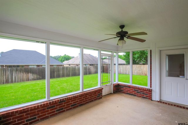 2073 Yasmeen Cir, Flint, TX 75762