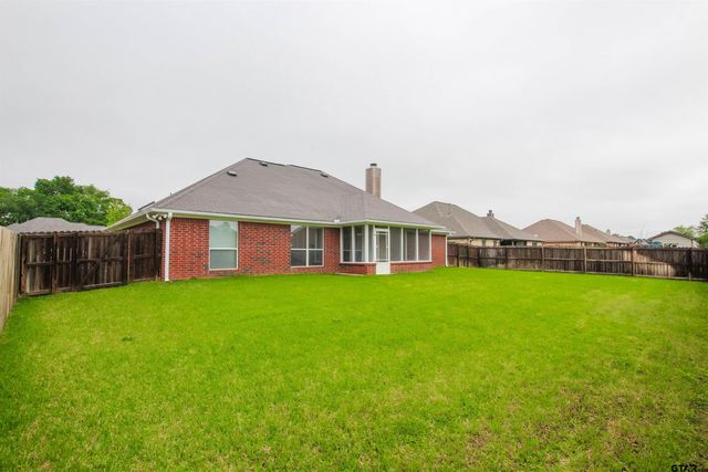 2073 Yasmeen Cir, Flint, TX 75762