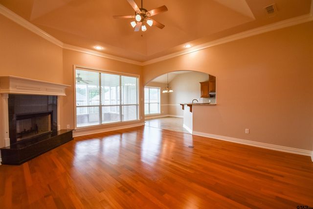 2073 Yasmeen Cir, Flint, TX 75762