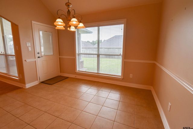 2073 Yasmeen Cir, Flint, TX 75762