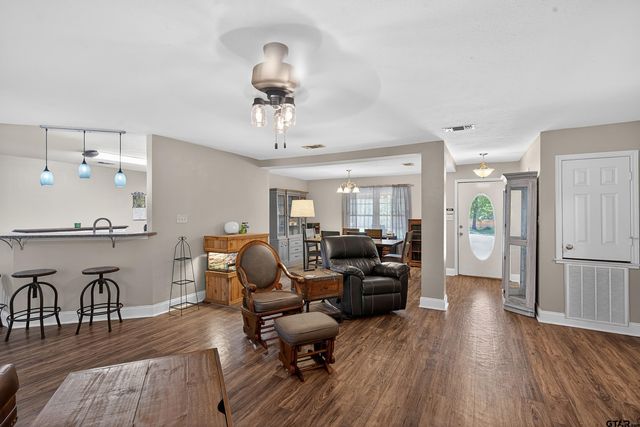 5883 N I-20 Service Rd. E., Marshall, TX 75672