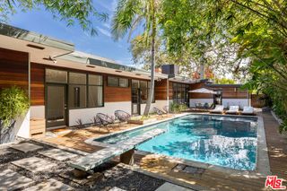 5715 Satsuma Avenue, North Hollywood, CA 91601