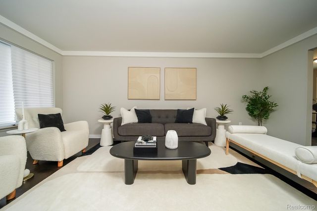 11615 Highland Drive, Warren, MI 48089