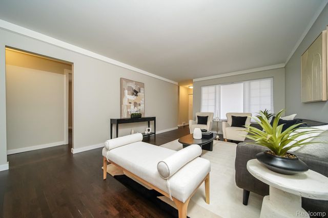 11615 Highland Drive, Warren, MI 48089