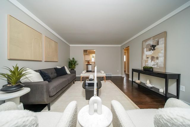 11615 Highland Drive, Warren, MI 48089