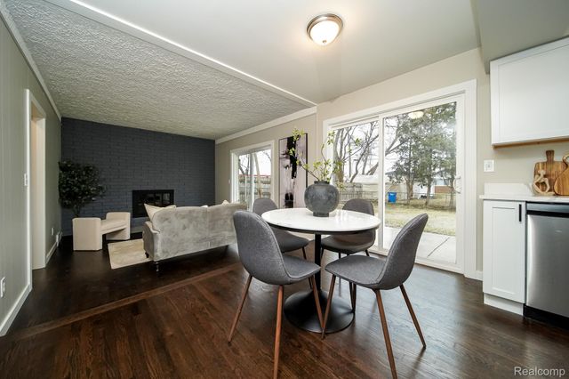 11615 Highland Drive, Warren, MI 48089