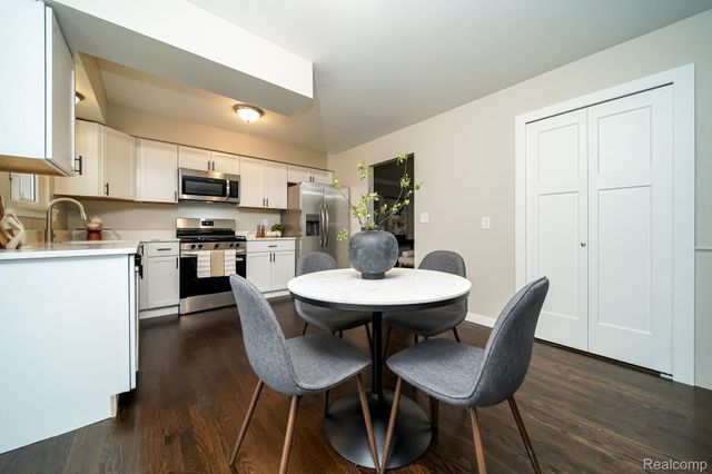 11615 Highland Drive, Warren, MI 48089