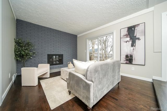 11615 Highland Drive, Warren, MI 48089