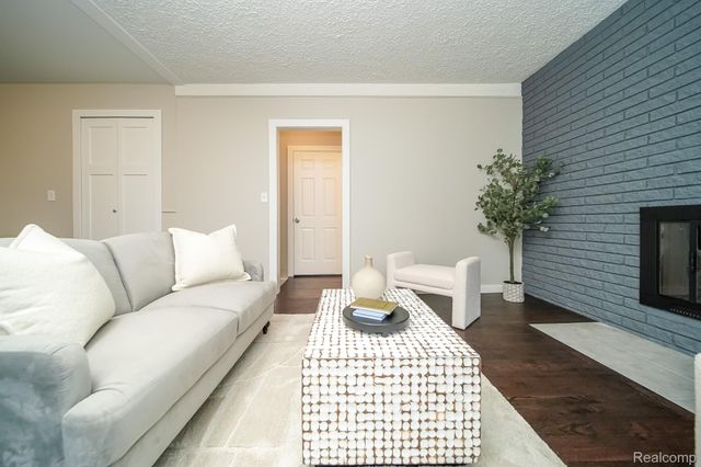 11615 Highland Drive, Warren, MI 48089