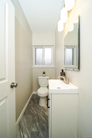 11615 Highland Drive, Warren, MI 48089