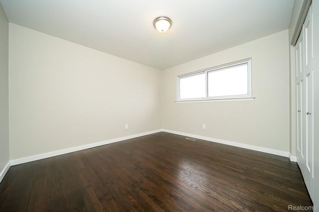 11615 Highland Drive, Warren, MI 48089