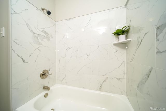 11615 Highland Drive, Warren, MI 48089