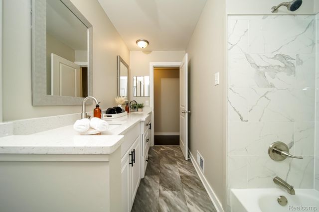 11615 Highland Drive, Warren, MI 48089