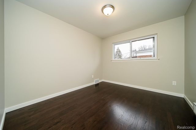 11615 Highland Drive, Warren, MI 48089