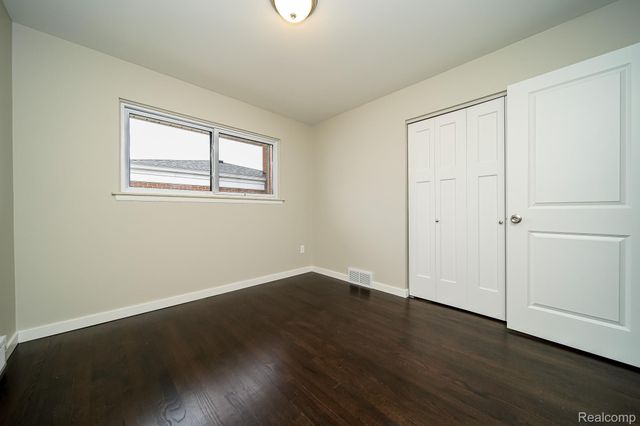 11615 Highland Drive, Warren, MI 48089