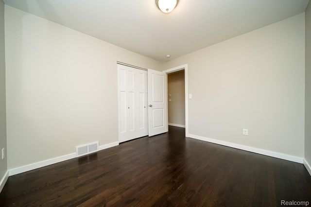 11615 Highland Drive, Warren, MI 48089